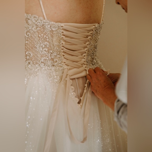 Casablanca Rosalie wedding ball gown in off-white size 16 with corset back - Picture 3 of 3